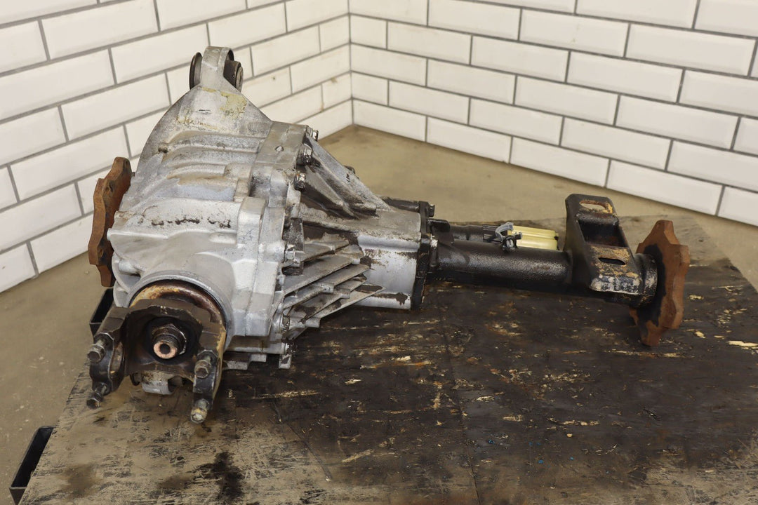 1999 - 2010 Chevy GMC 2500HD 4.10 Ratio Front Differential Carrier GT5 OEM