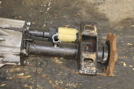 1999 - 2010 Chevy GMC 2500HD 4.10 Ratio Front Differential Carrier GT5 OEM