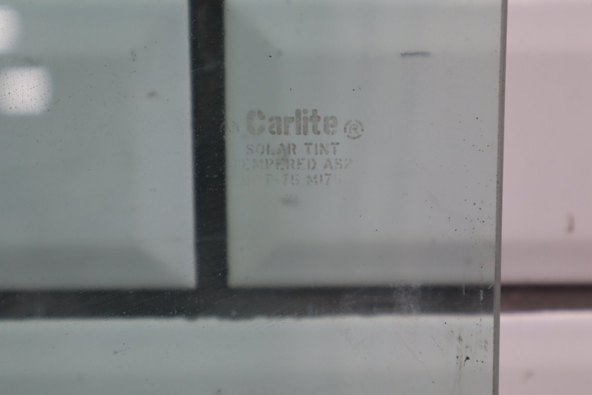 1999-2012 Ford F-250 Super Duty Right Front Door Window Glass AC3Z2521410A