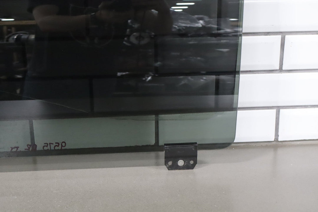 1999 - 2012 Ford F - 250 Super Duty Right Rear Door Window F81Z2625712AA OEM