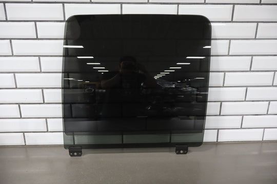 1999 - 2012 Ford F - 250 Super Duty Right Rear Door Window F81Z2625712AA OEM