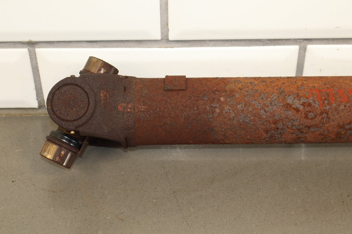 1999-2016 Chevrolet Silverado Front Drive Shaft 15182098 OEM