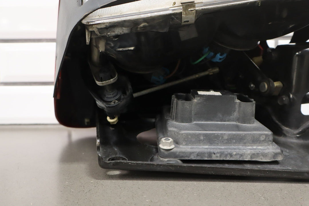 1999 C5 Corvette Right Passenger Headlamp W/Cap Motor