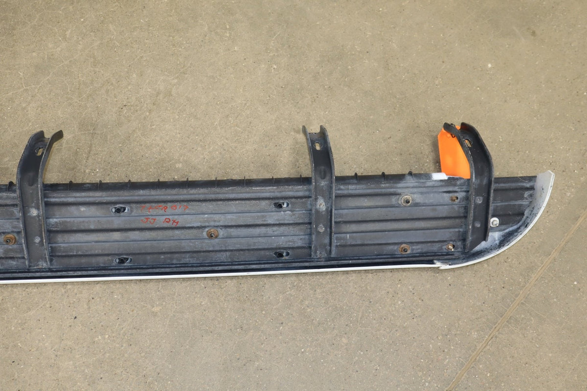 1999 Cadillac Escalade GMT400- Left/Right Running Board Pair Olympic White (50)