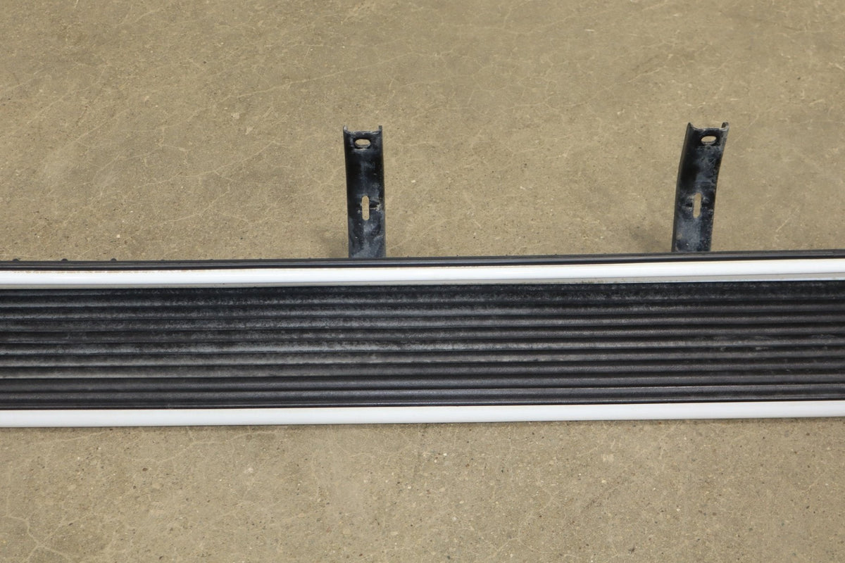 1999 Cadillac Escalade GMT400- Left/Right Running Board Pair Olympic White (50)