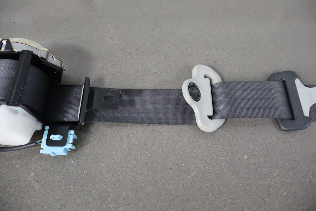 1999 Honda CR - V Right Front Seat Belt Charcoal