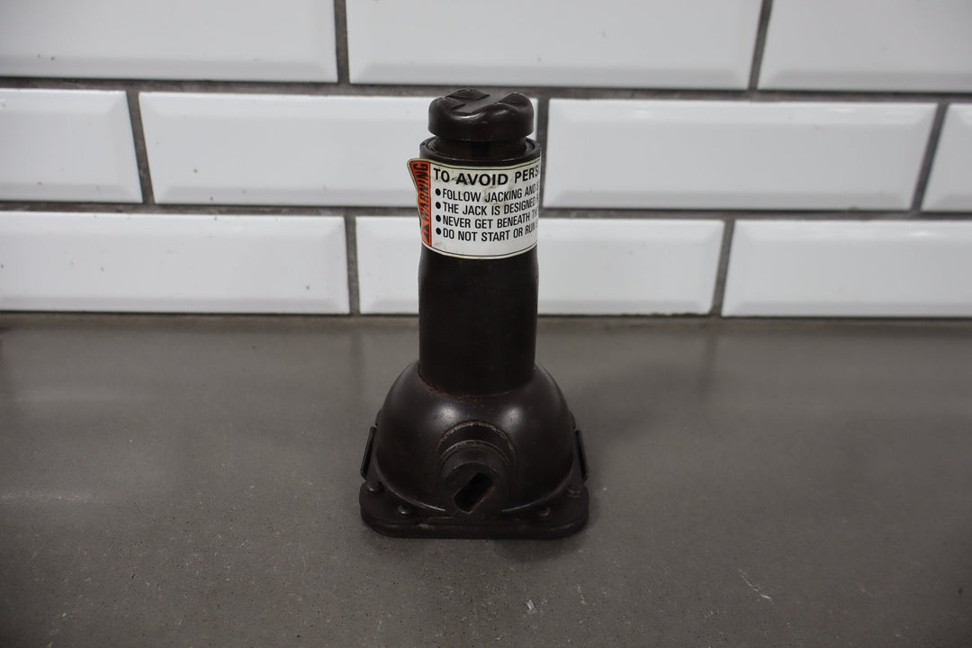 1999 Isuzu Trooper Jack OEM