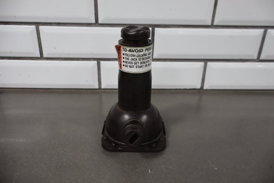 1999 Isuzu Trooper Jack OEM