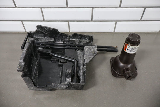 1999 Isuzu Trooper Jack OEM