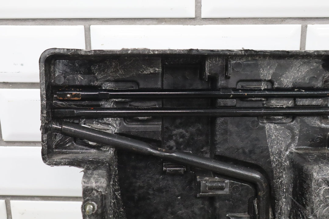 1999 Isuzu Trooper Jack OEM