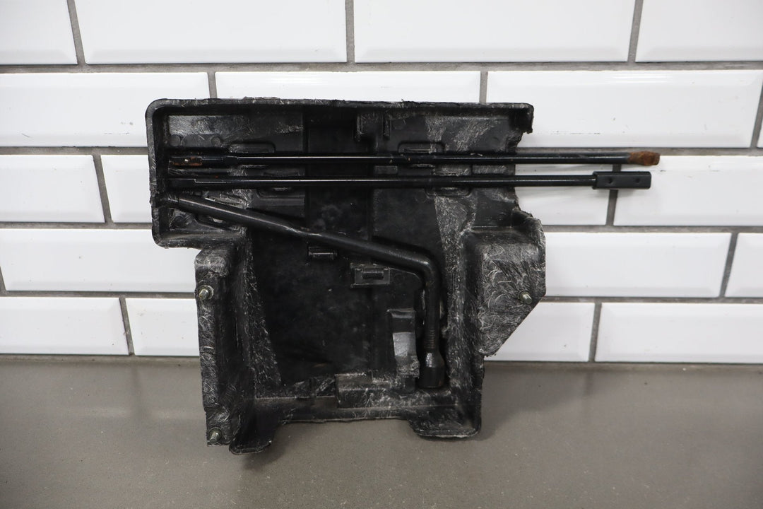 1999 Isuzu Trooper Jack OEM
