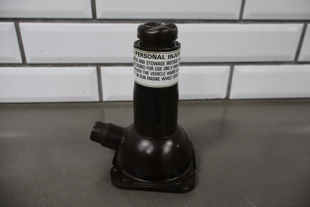 1999 Isuzu Trooper Jack OEM