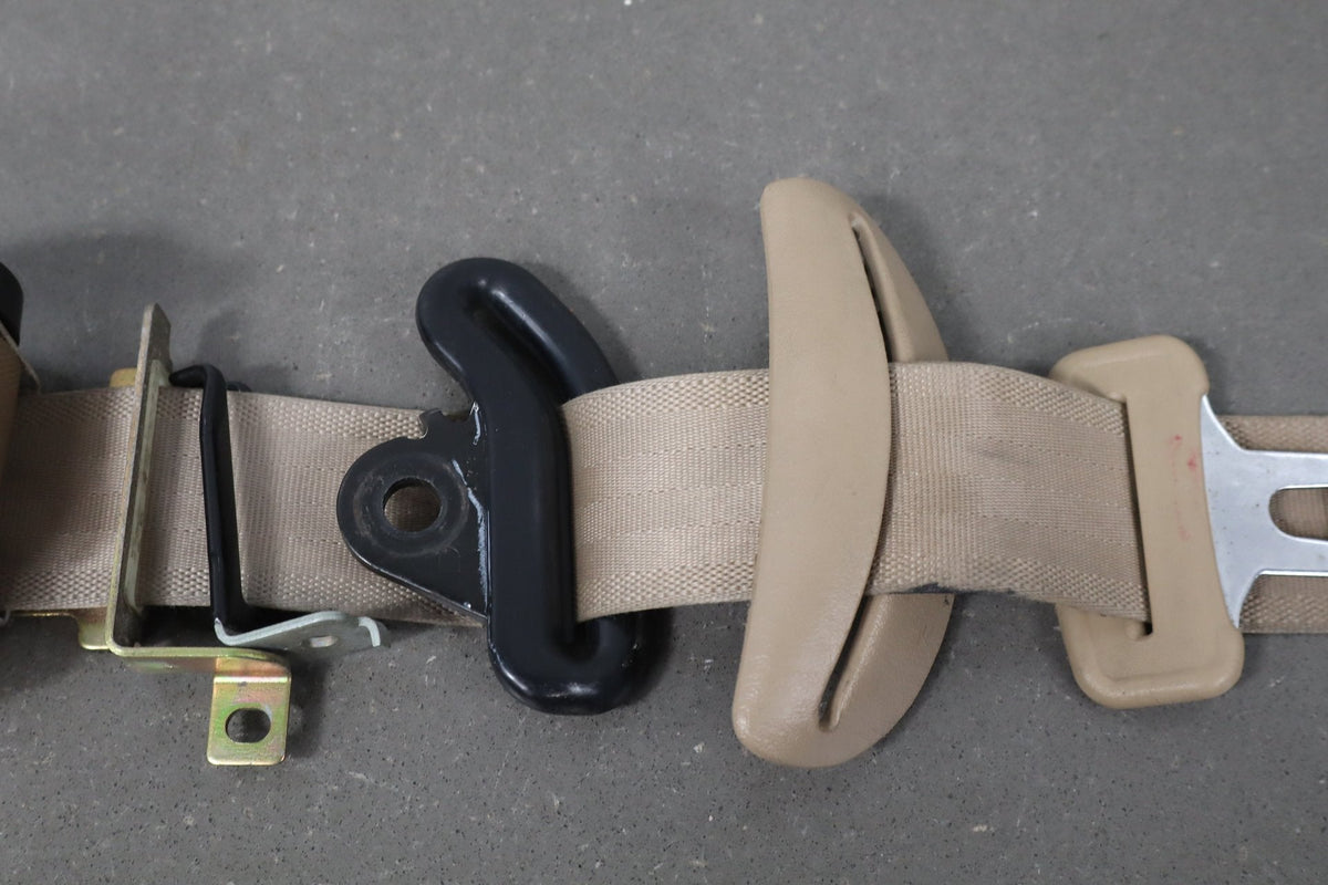 1999 Mitsubishi Eclipse Spyder GS Right Front Seat Belt Retractor
