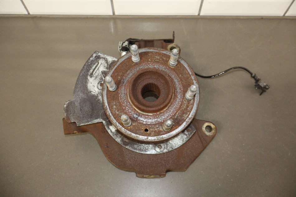 2011 Chevrolet Tahoe- SPINDLE KNUCKLE FRONT