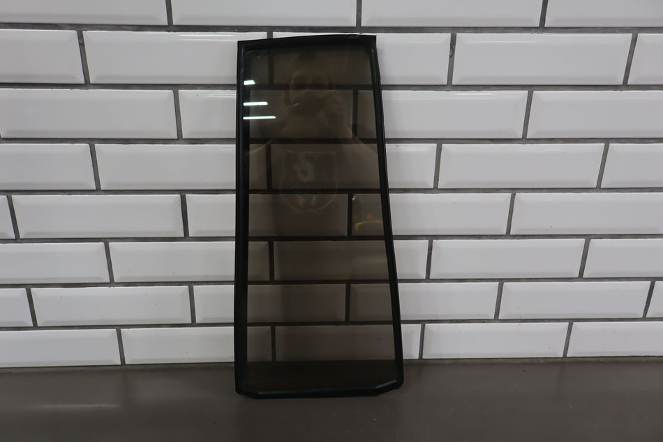 1998-2007 Lexus LX470 Right Passenger Rear Vent Glass Window W/Seal