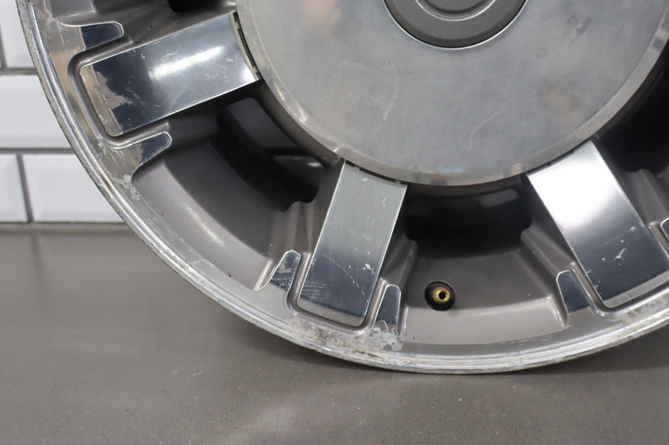 2008 Hummer H2- Wheel