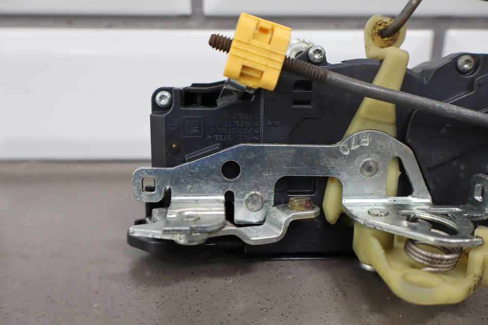 2003 Hummer H2- Right Front Door Latch