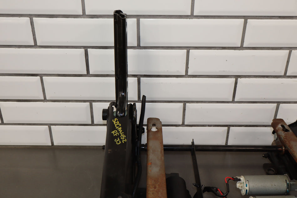 2002 GMC Yukon- Front Seat Track