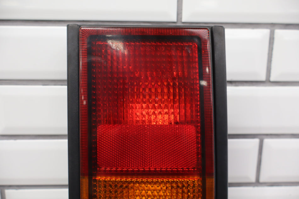 2003-2004 Hummer H2 Right Tail Light 15193459