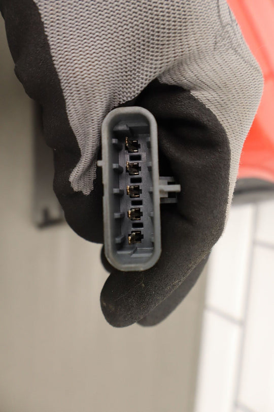 2000 - 02/02/04 C5 Corvette Left Driver Headlamp W/Cap Motor