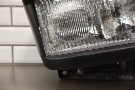 2000 - 02/02/04 C5 Corvette Right Passenger Headlamp W/Cap Motor