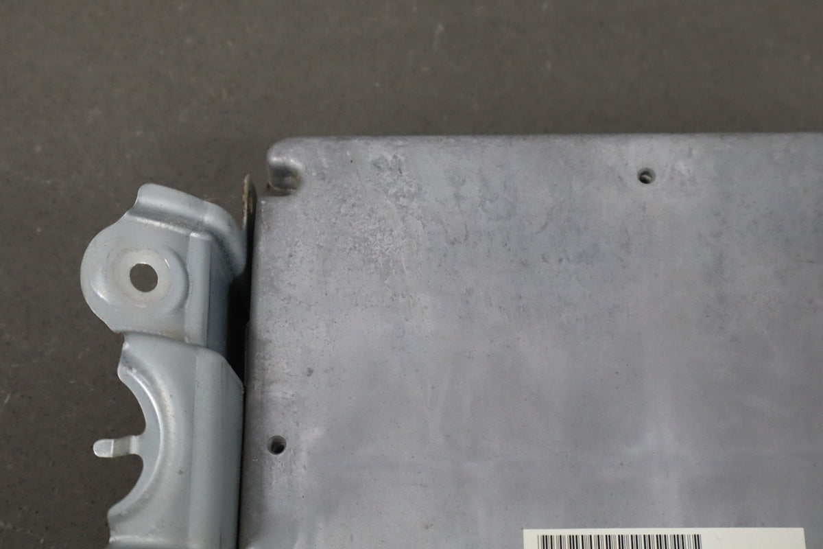 2000-2001 Lexus LX470 4.7LL 2UZFE Engine Computer 8966660360