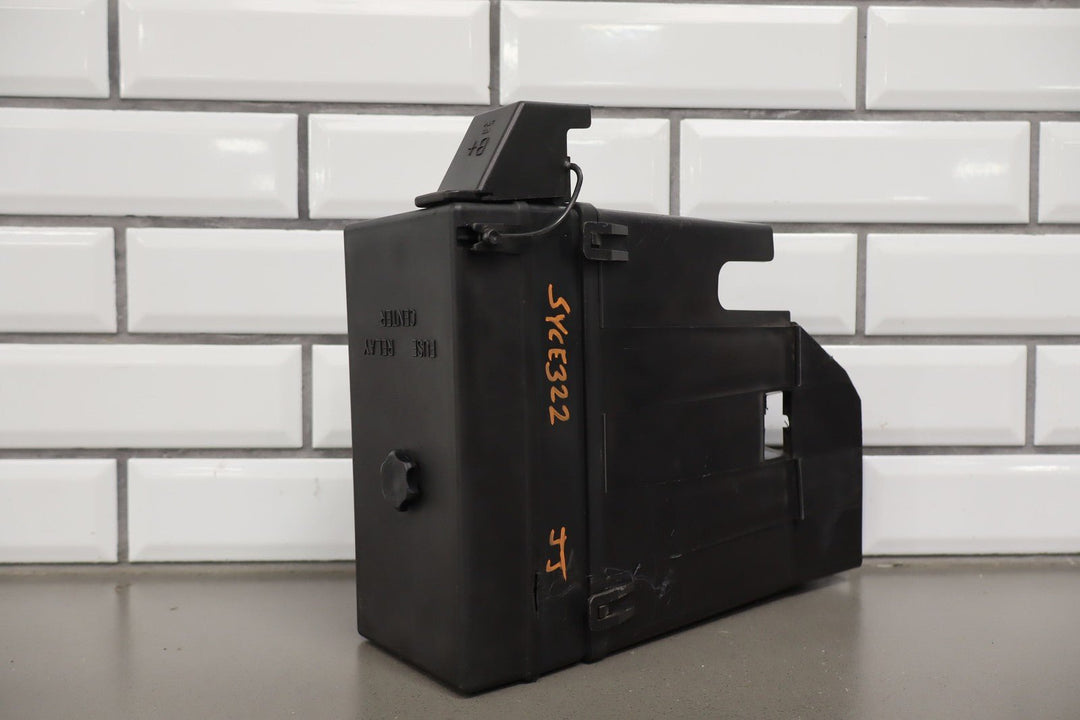 2000 - 2002 C5 Corvette Underhood Engine Fuse Relay Junction Box