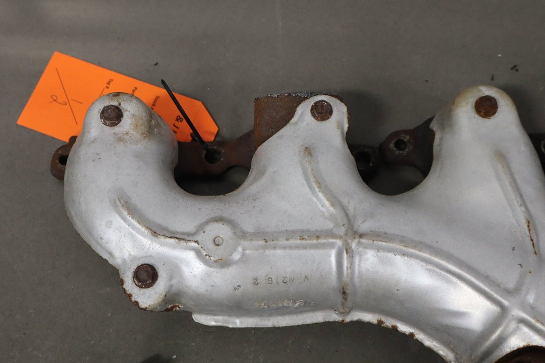 2000 - 2002 Chevrolet Camaro Exhaust Manifold 12559507 OEM *Broken Bolt*