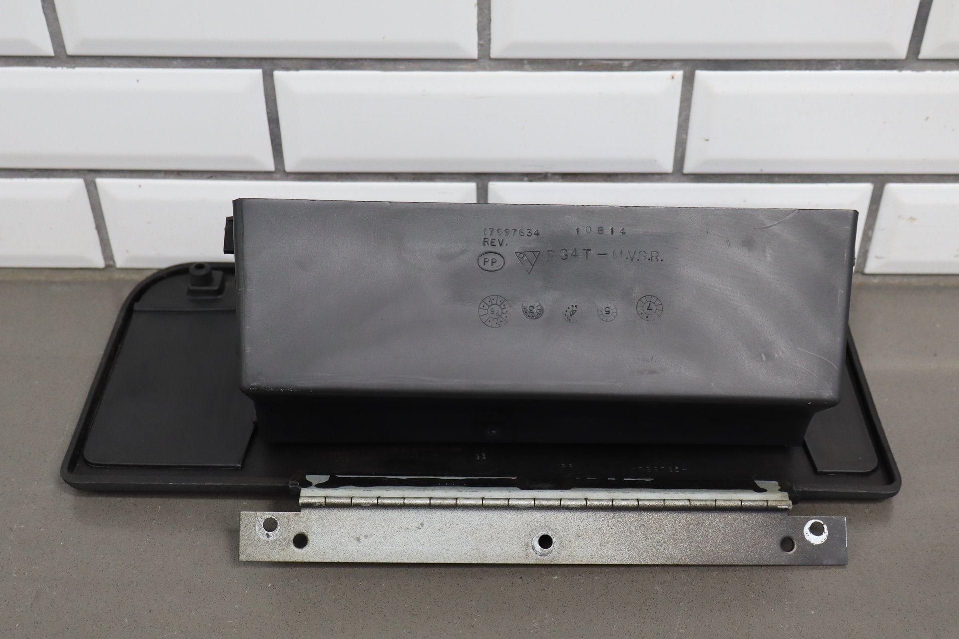 2000-2002 Chevrolet Camaro Pontiac Firebird- Glove Box Lid Gray