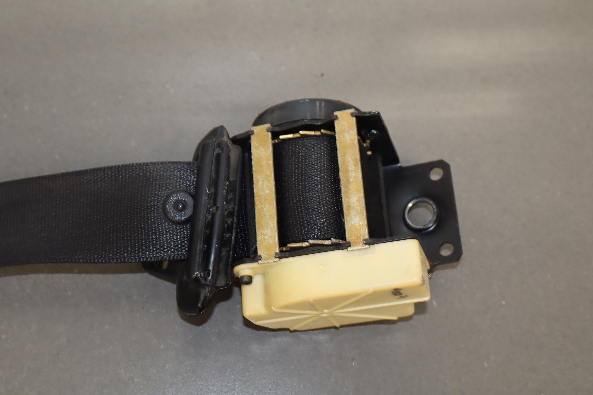 2000-2002 Chevrolet Corvette C5 Left Driver Seat Belt | Black