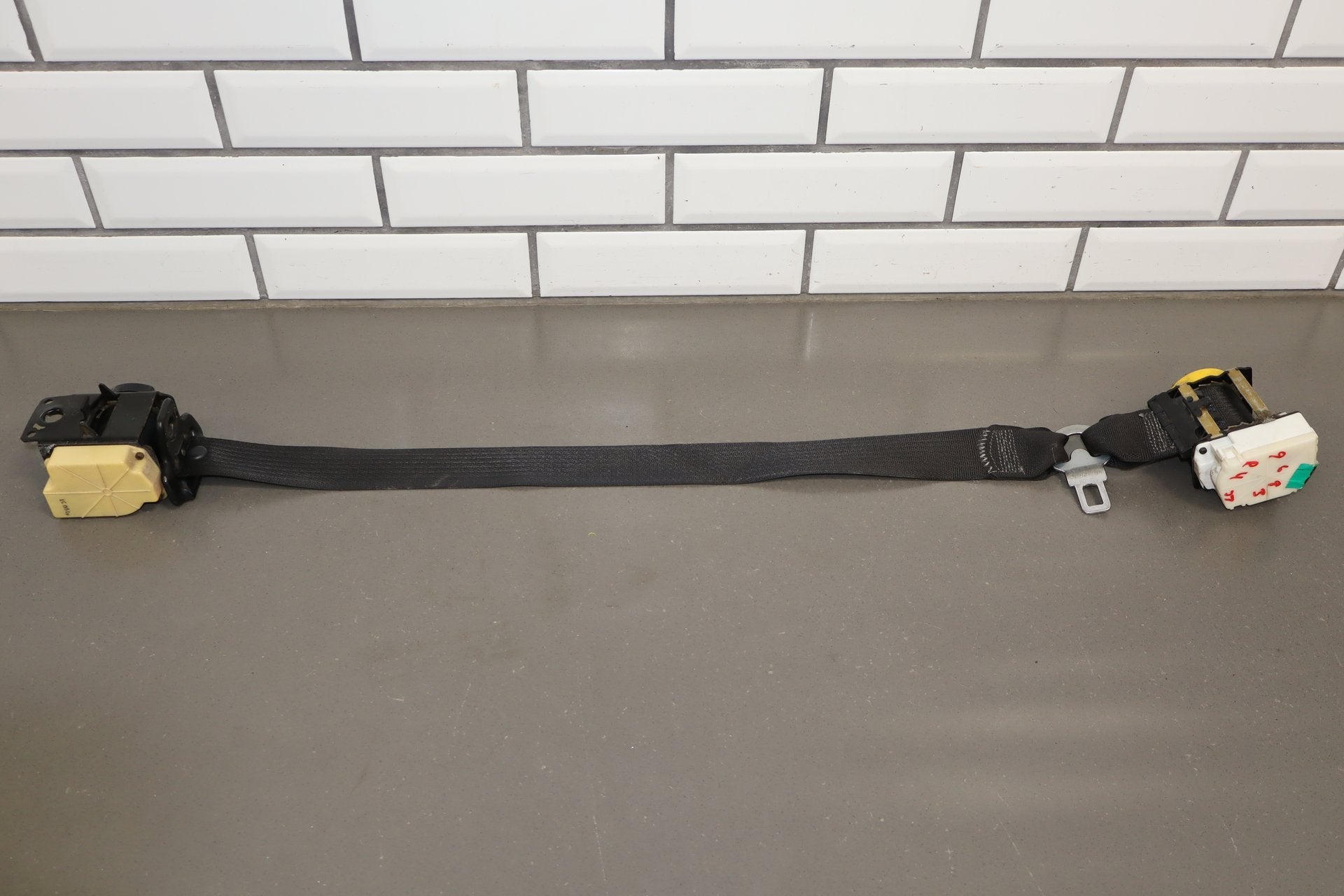 2000-2002 Chevrolet Corvette C5 Passenger Right Seat Belt | Black