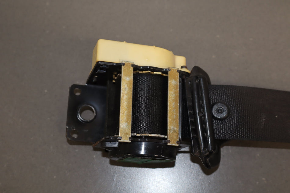 2000-2002 Chevrolet Corvette C5 Passenger Right Seat Belt | Black