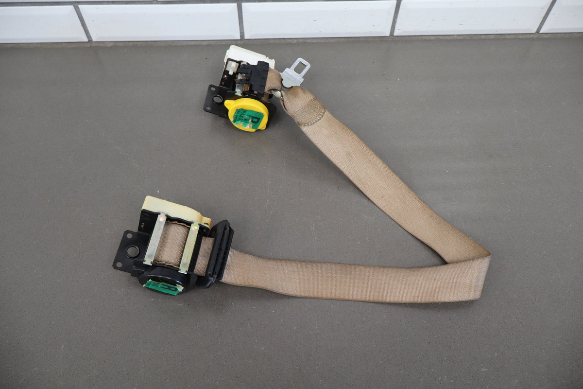 2000-2002 Chevrolet Corvette C5 Passenger Right Seat Belt | Black