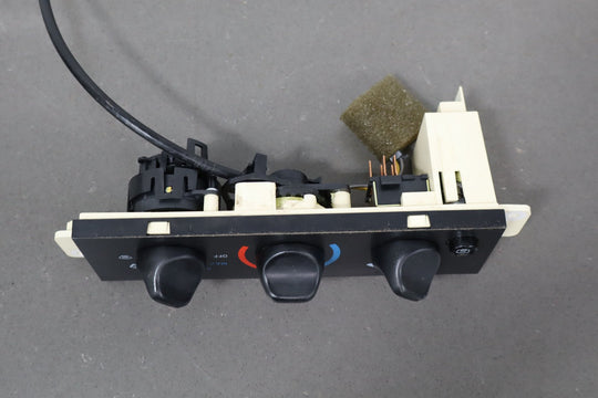 2000 - 2002 Chevy Camaro Manual Temperature Climate Control W/Rear Defrost