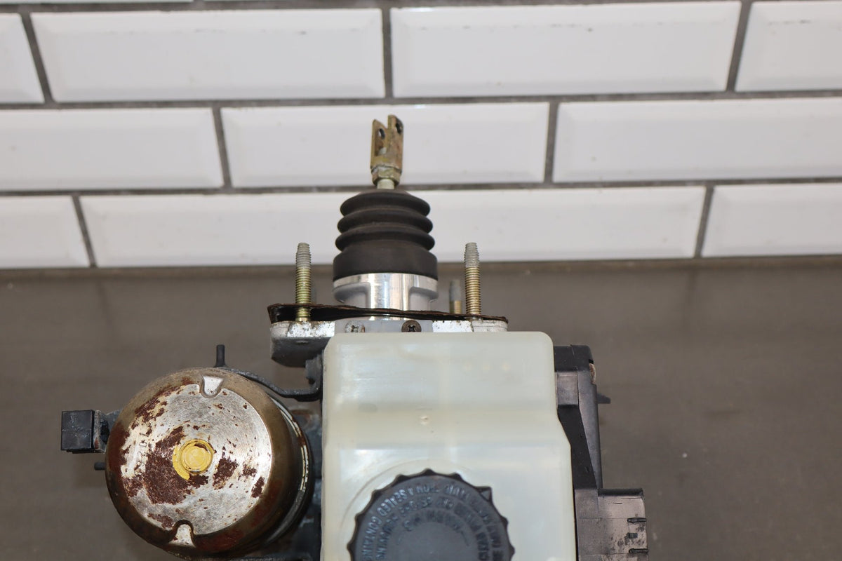 2000-2002 Lexus LX470 ABS Brake Unit 4705060042 For Parts
