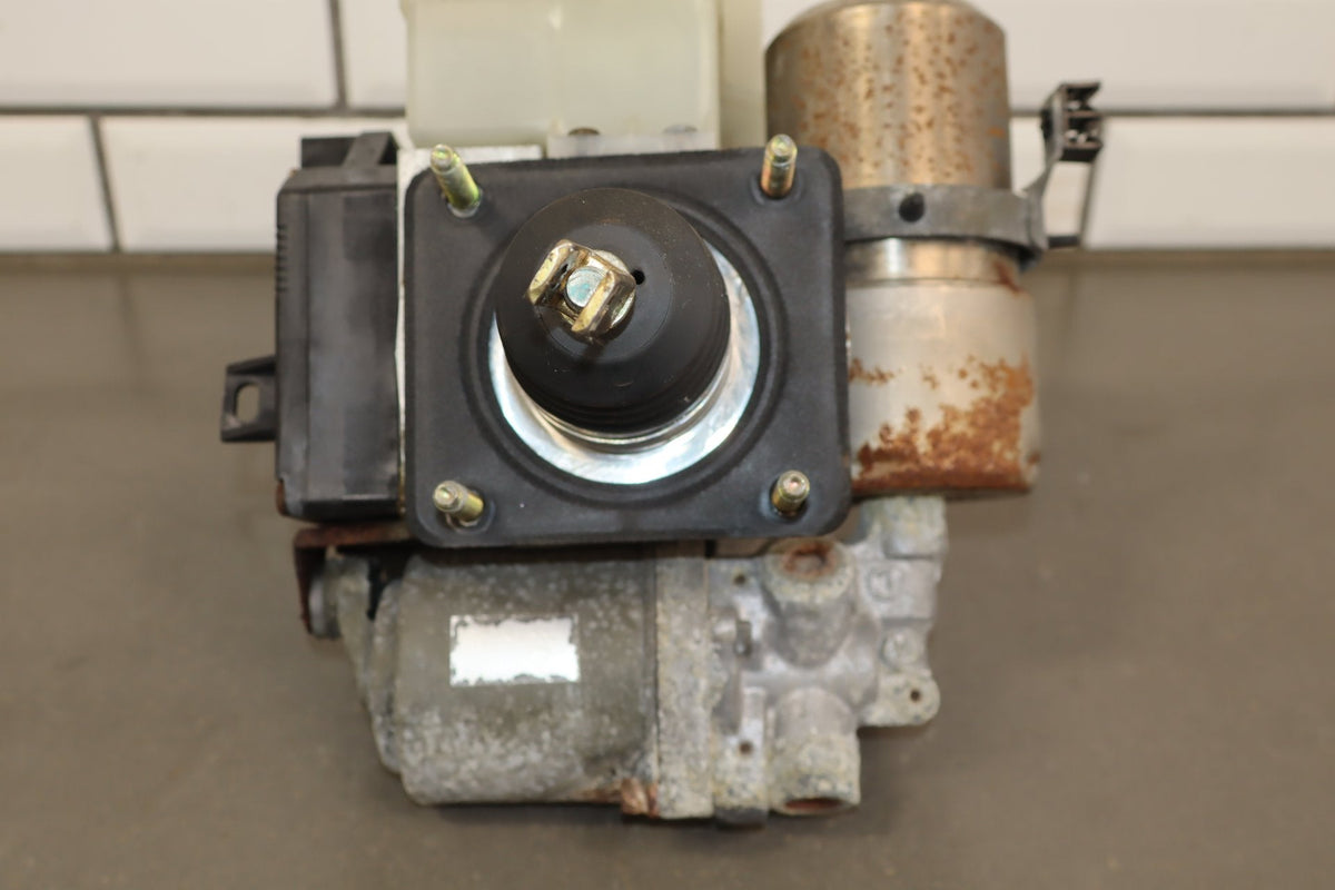 2000-2002 Lexus LX470 ABS Brake Unit 4705060042 For Parts