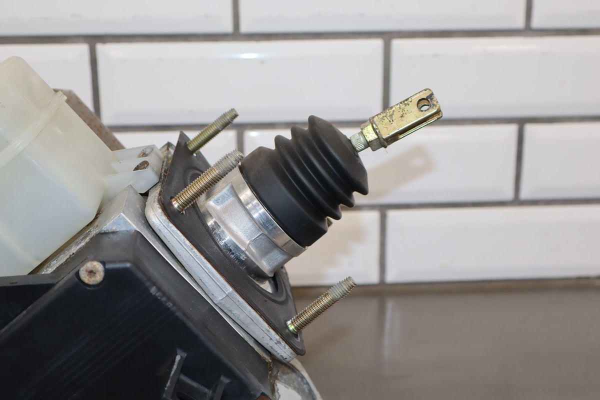 2000-2002 Lexus LX470 ABS Brake Unit 4705060042 For Parts