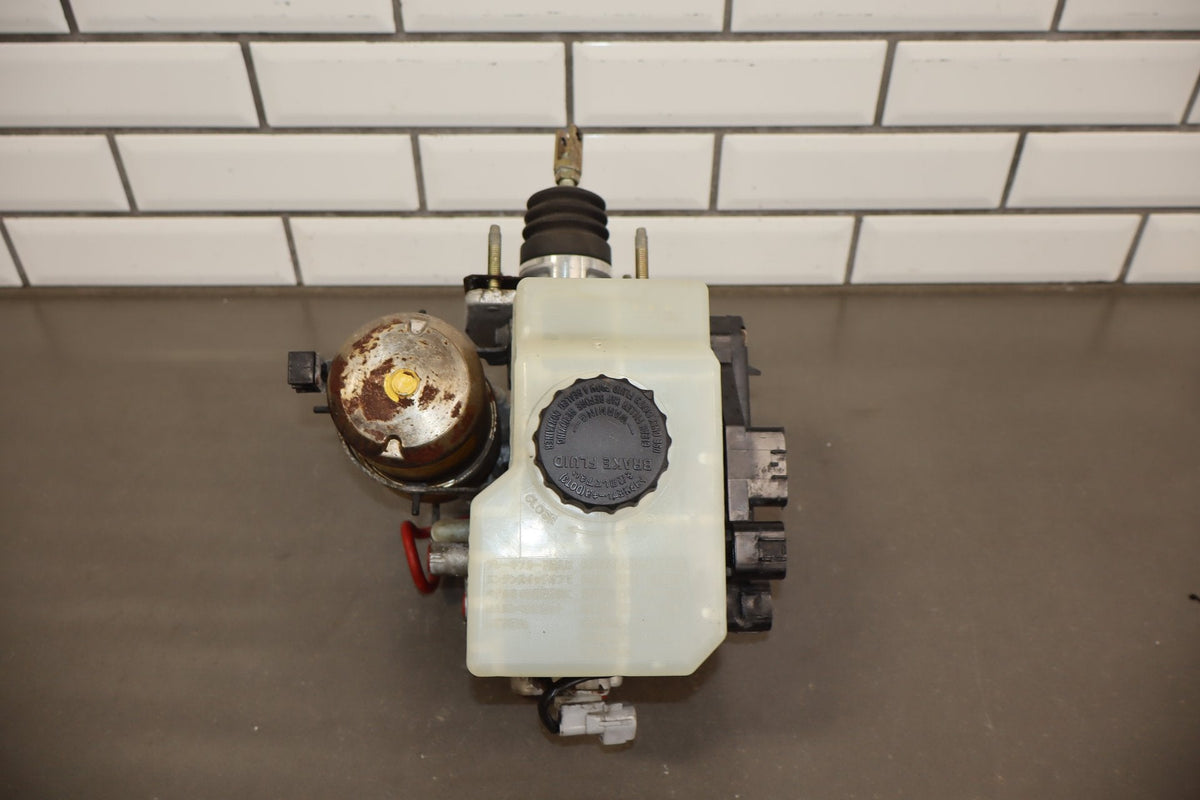 2000-2002 Lexus LX470 ABS Brake Unit 4705060042 For Parts