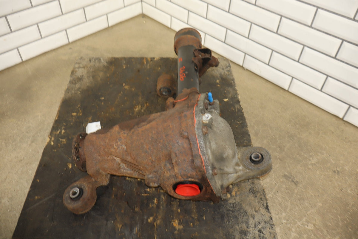 2000-2002 Lexus LX470 Front Carrier Assembly 204091 Miles