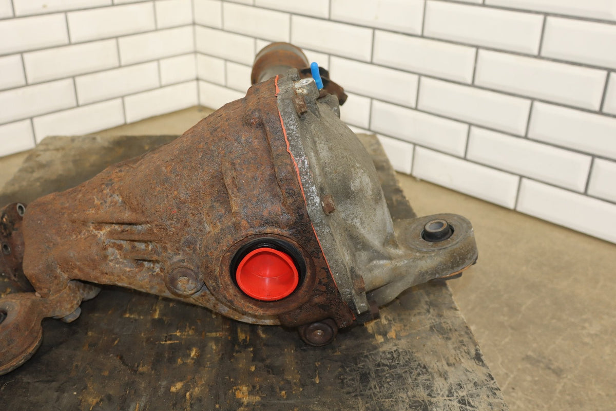 2000-2002 Lexus LX470 Front Carrier Assembly 204091 Miles