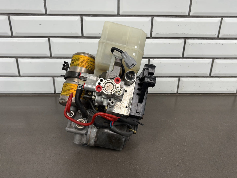 2000-2002 Lexus LX470 Toyota Land Cruiser ABS Brake Booster Pump 47050-60042