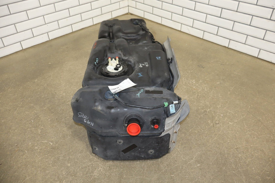 2000 - 2003 Cadillac Escalade Fuel Tank with Pump Tested 15101612 OEM