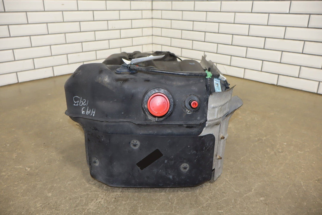 2000 - 2003 Cadillac Escalade Fuel Tank with Pump Tested 15101612 OEM