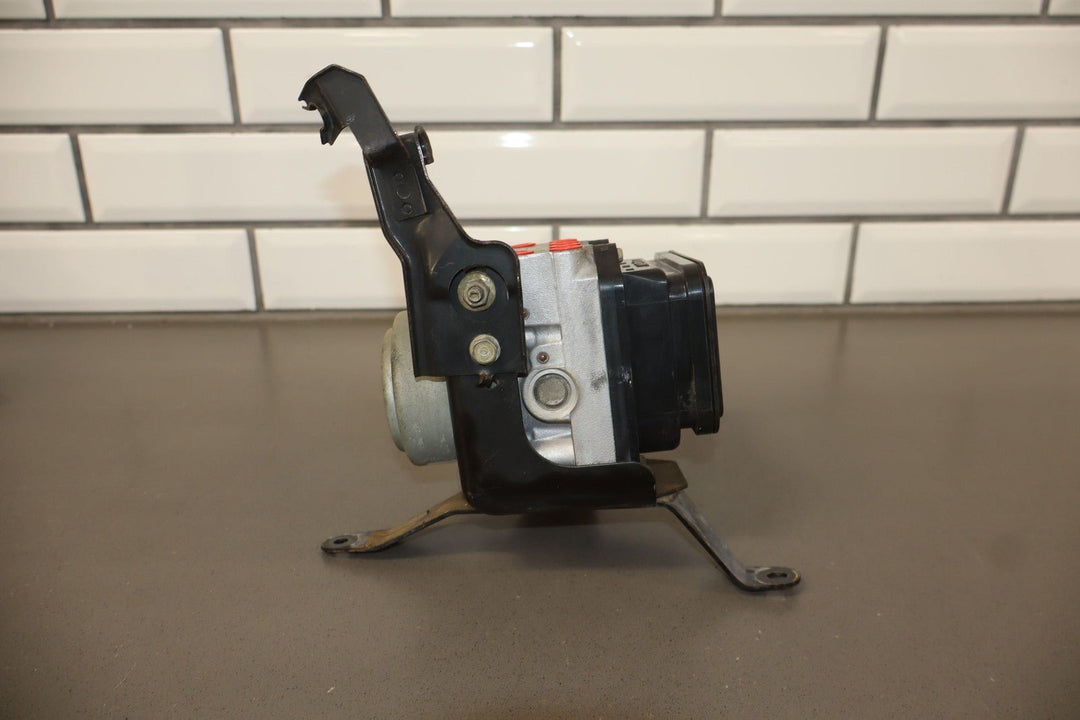 2000 - 2003 Honda S2000 AP1 OEM ABS Pump Module