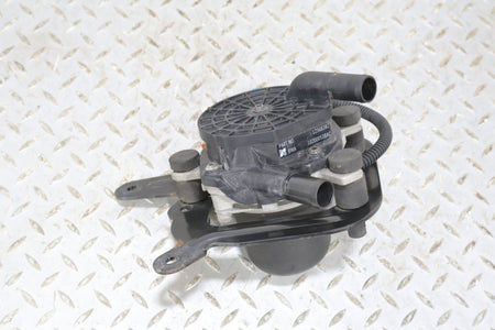 2000-2004 Chevrolet Corvette Air Pump 12568382