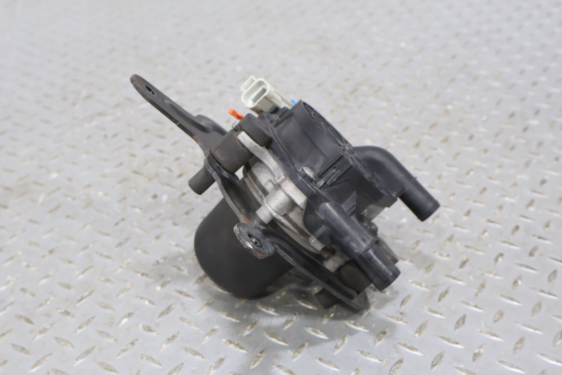 2000-2004 Chevrolet Corvette Air Pump 12568382