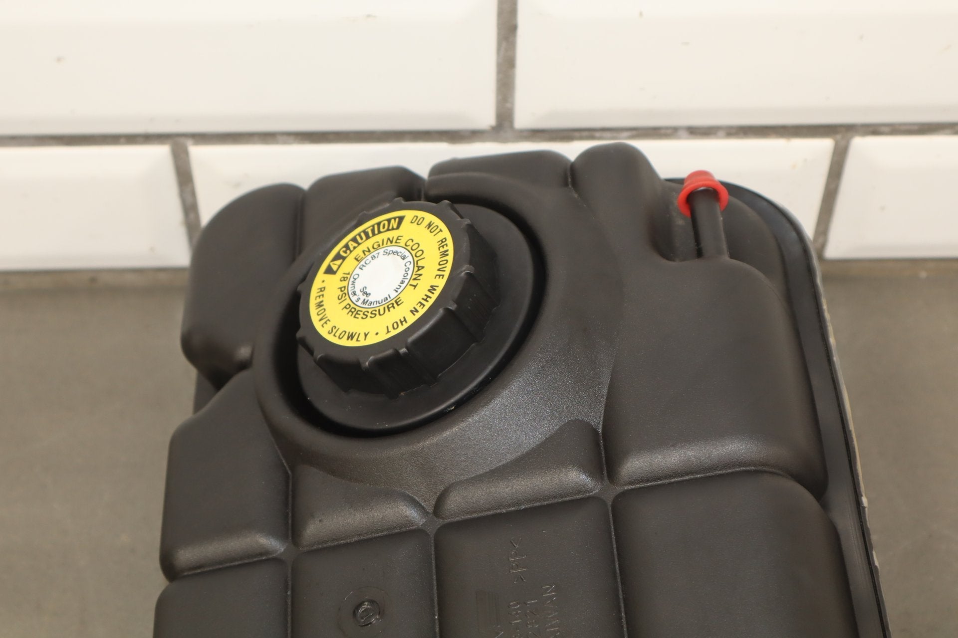 2000-2004 Chevrolet Corvette C5 Overflow Bottle 10430189