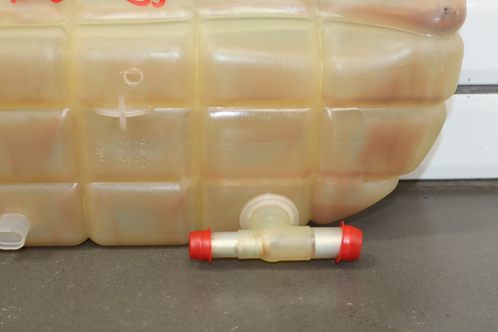 2000-2004 Chevrolet Corvette C5 Overflow Bottle 10430189