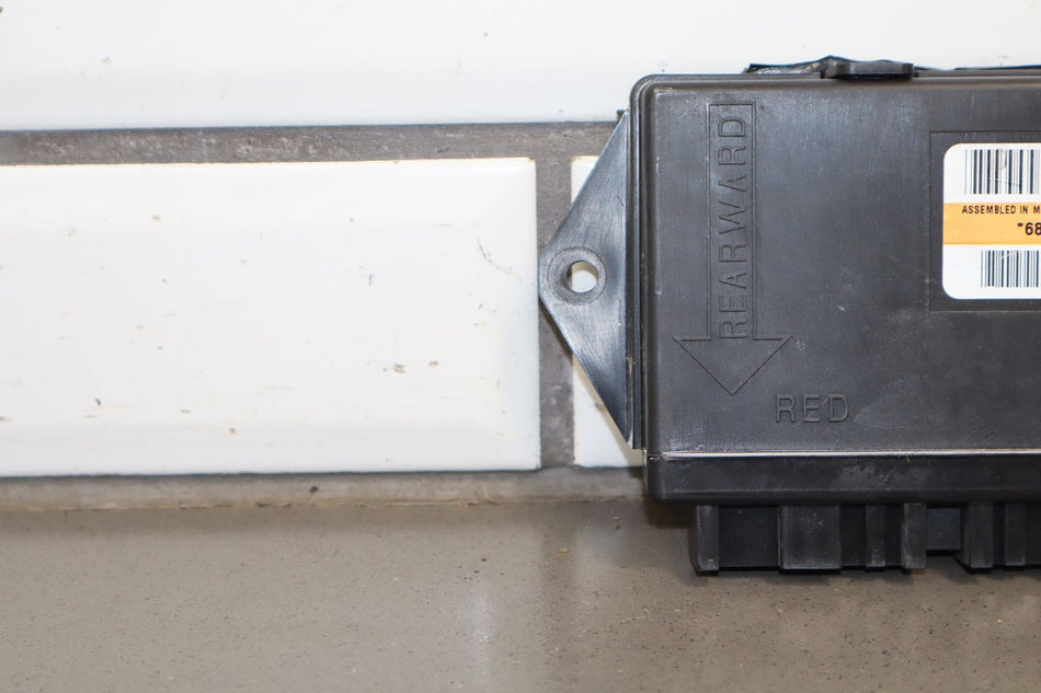 2000-2004 Chevrolet Corvette Driver Left Door Control Module 10342159