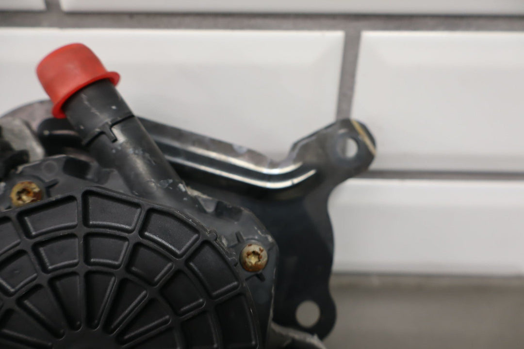 2000 - 2004 Chevy C5 Corvette Secondary Air Pump W/ Bracket (12568382) OEM